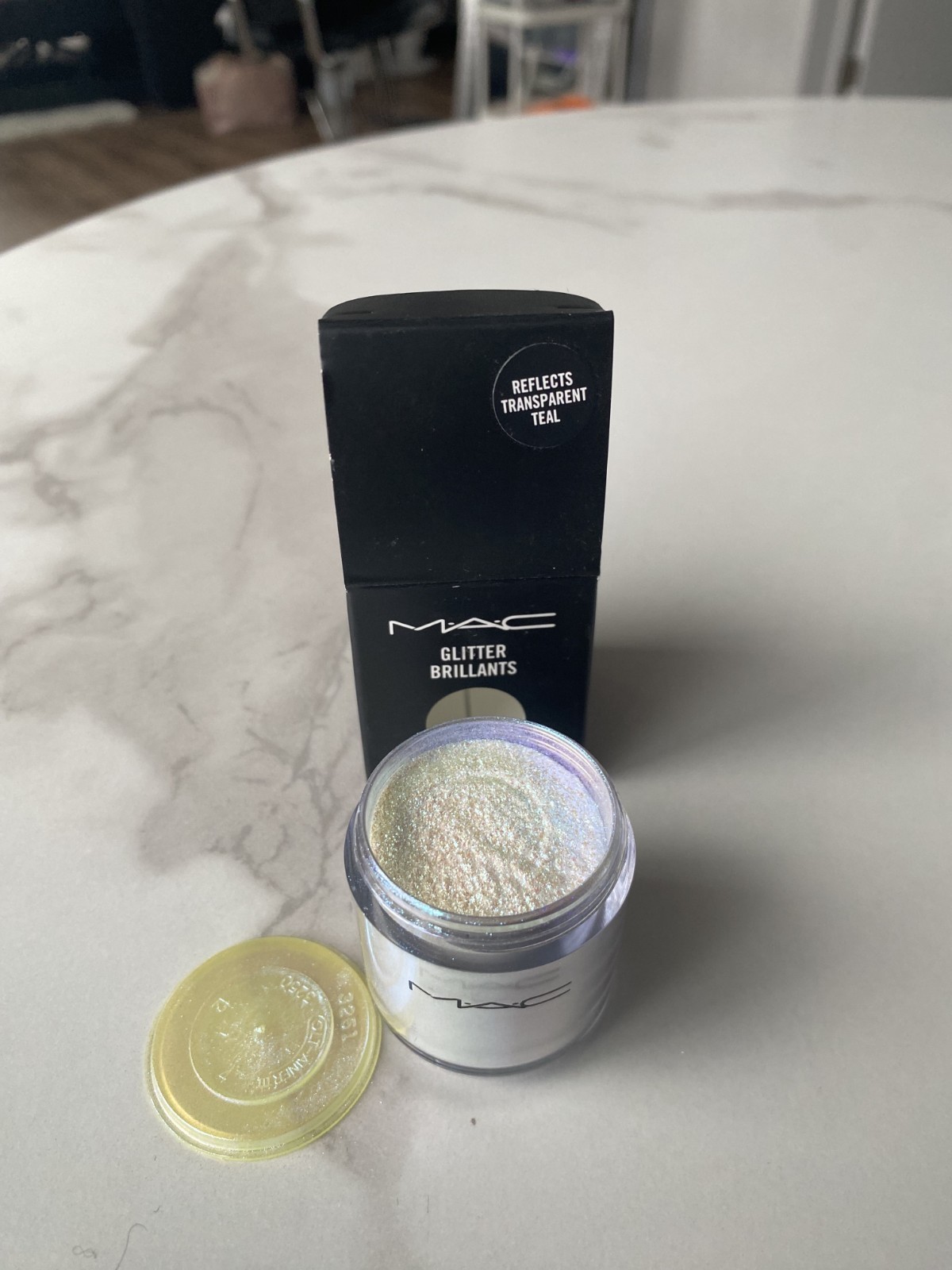 Mac Makeup Pigment Reflects Transparent Teal