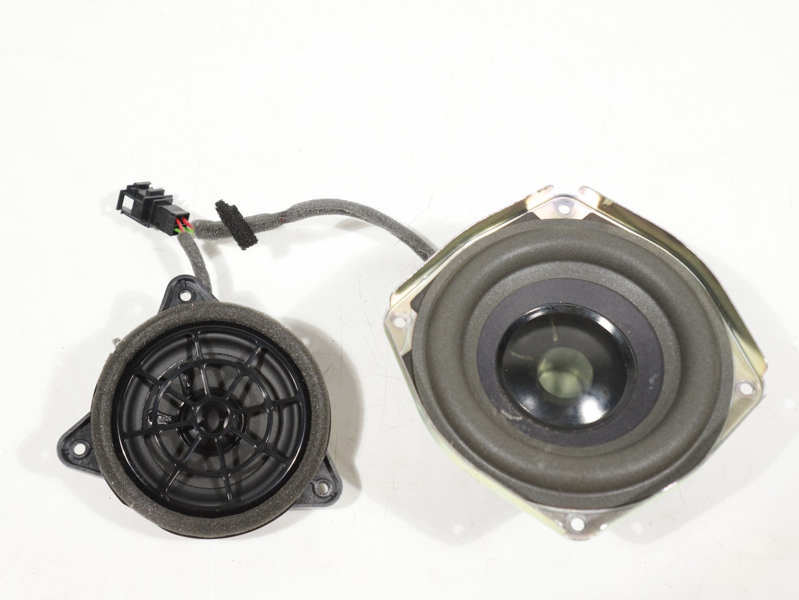 17-24 Audi Q7 4M BOSE Dash Center Speaker Midrange Woofer Assembly OEM 4M0035454 17-24 Audi Q7 4M BOSE Dash Center Speaker Midrange Woofer Assembly OEM 4M0035454