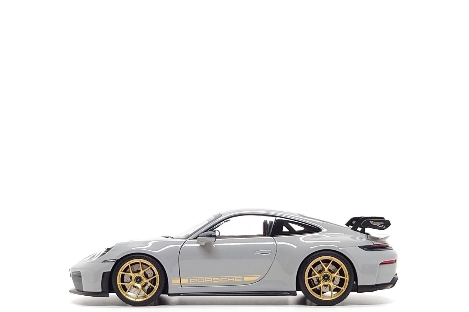 Norev 1:18 Porsche 911 GT3 (992.2) in Chalk / Gold Norev 1:18 Porsche 911 GT3 (992.2) in Chalk / Gold