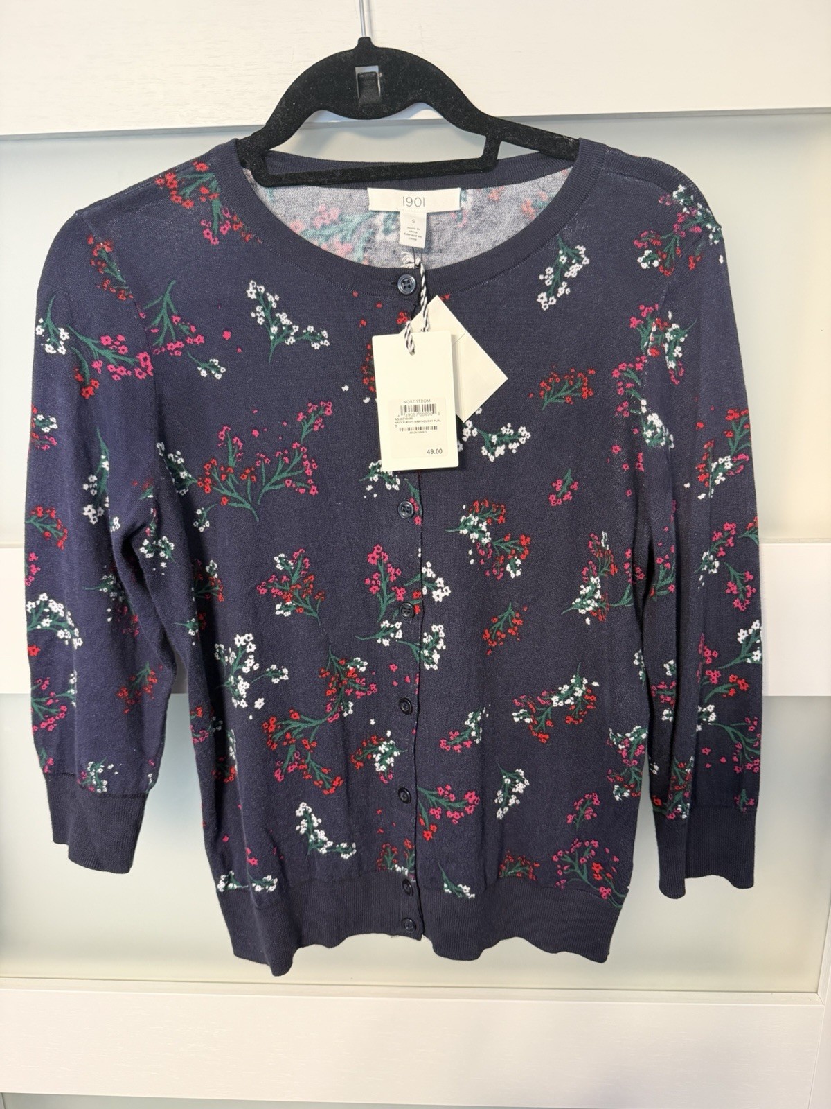 1901 Women\'s Navy Floral Knit Crew Neck Button Front Cardigan Sweater Size S 1901 Women\'s Navy Floral Knit Crew Neck Button Front Cardigan Sweater Size S