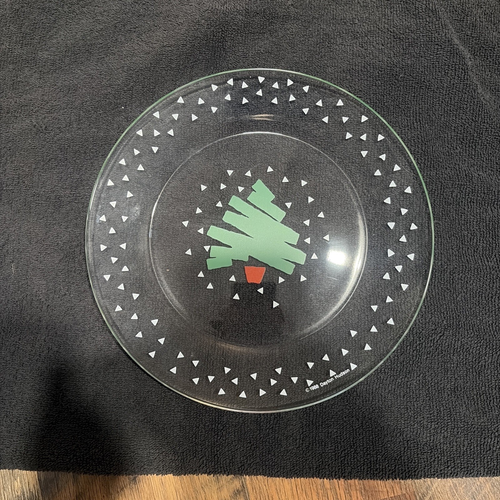 11pc Vtg 1988 Luminarc Dayton Hudson Clear Glass Xmas Tree Salad/dessert plate 11pc Vtg 1988 Luminarc Dayton Hudson Clear Glass Xmas Tree Salad/dessert plate