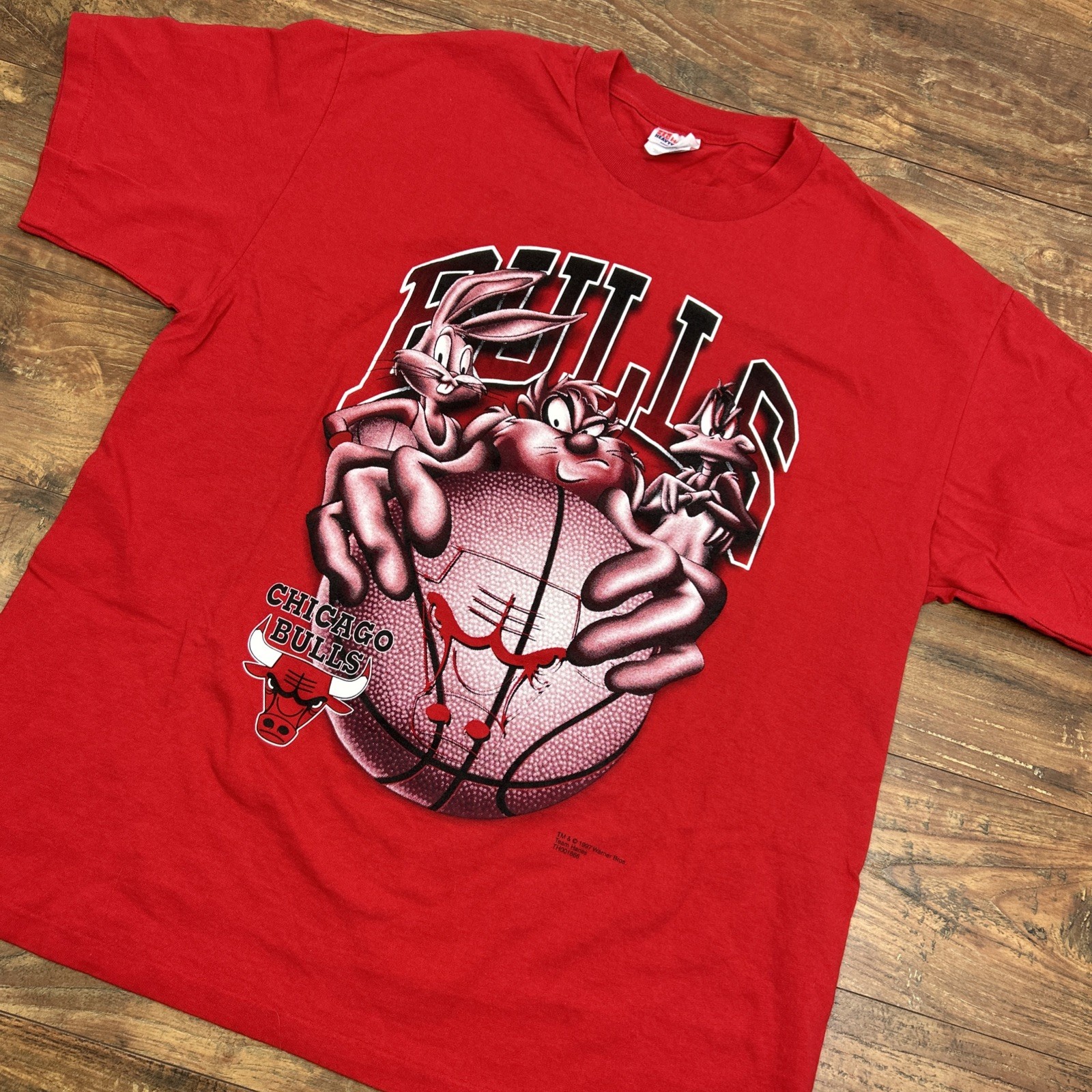 Vintage Chicago Bulls T Shirt RARE Looney Tunes Taz Bugs Bunny 1997 Red Graphic Vintage Chicago Bulls T Shirt RARE Looney Tunes Taz Bugs Bunny 1997 Red Graphic