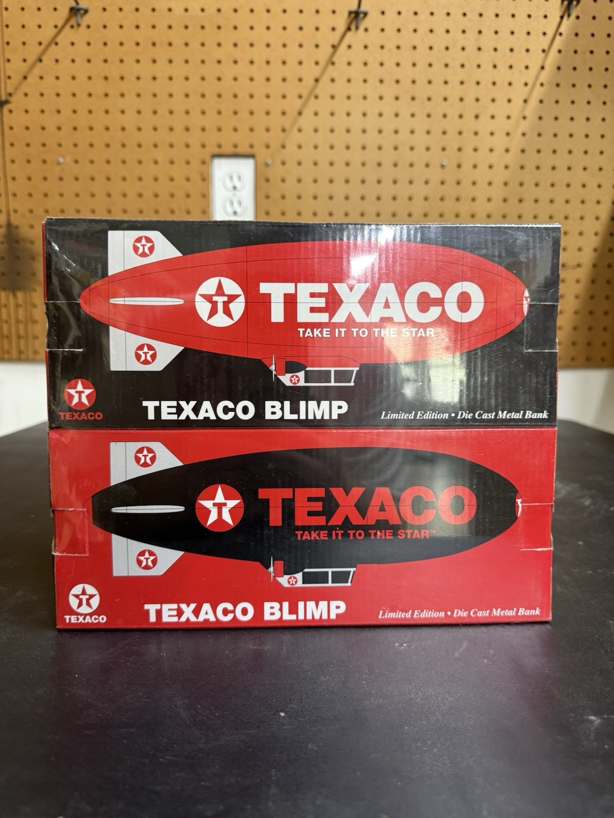 TEXACO BLIMP SET Diecast Coin Bank's Red & Black SpecCast AIRSHIP Brand New TEXACO BLIMP SET Diecast Coin Bank's Red & Black SpecCast AIRSHIP Brand New