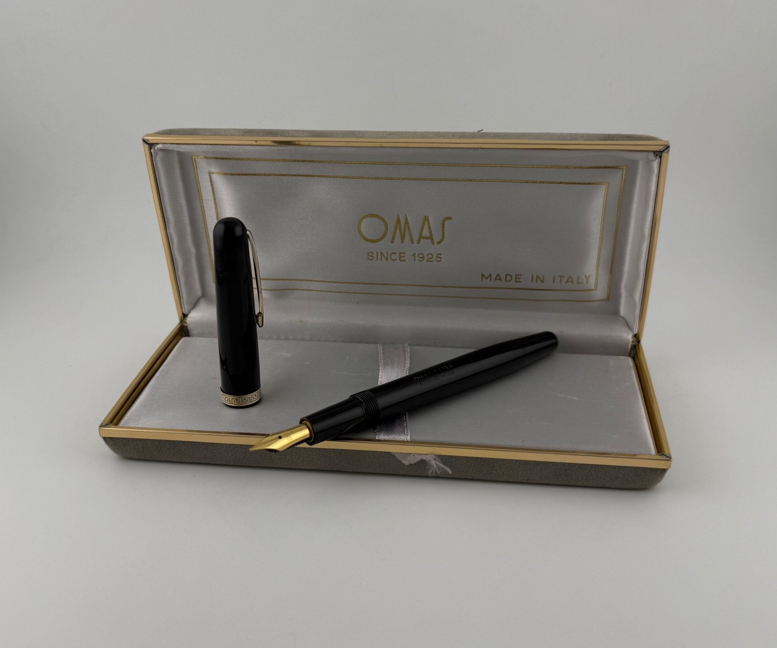 NOS Vintage Omas Extra 620 Black Resin Fountain Pen - 1970\'s