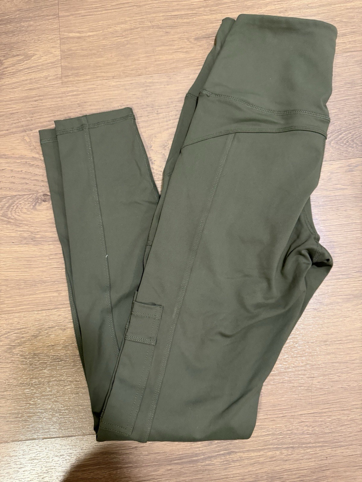 Women’s GLYDER Cargo Leggings Moss M NWT