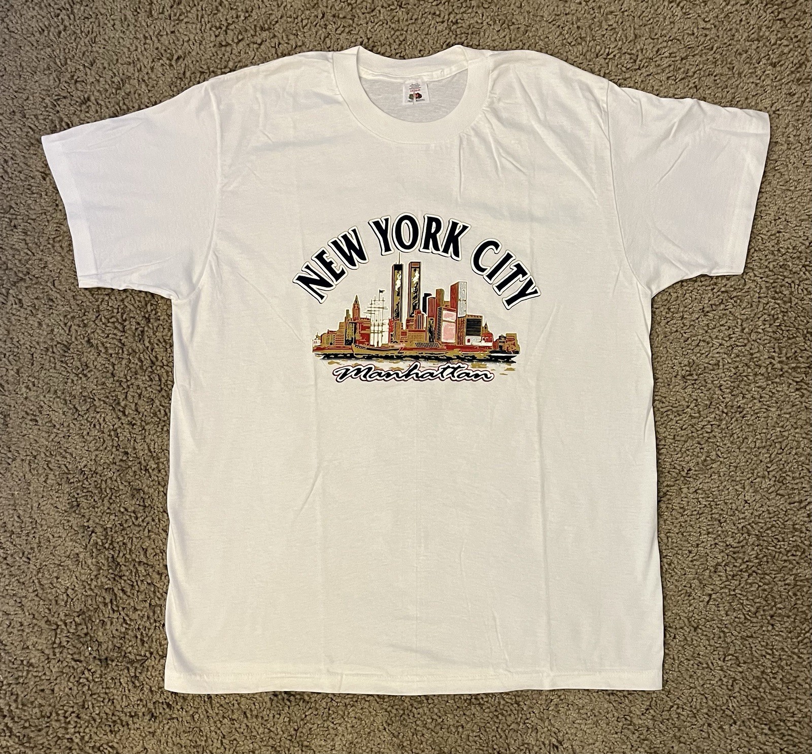 Vintage 1990s New York City Manhattan Twin Towers Skyline White T Shirt L Vintage 1990s New York City Manhattan Twin Towers Skyline White T Shirt L