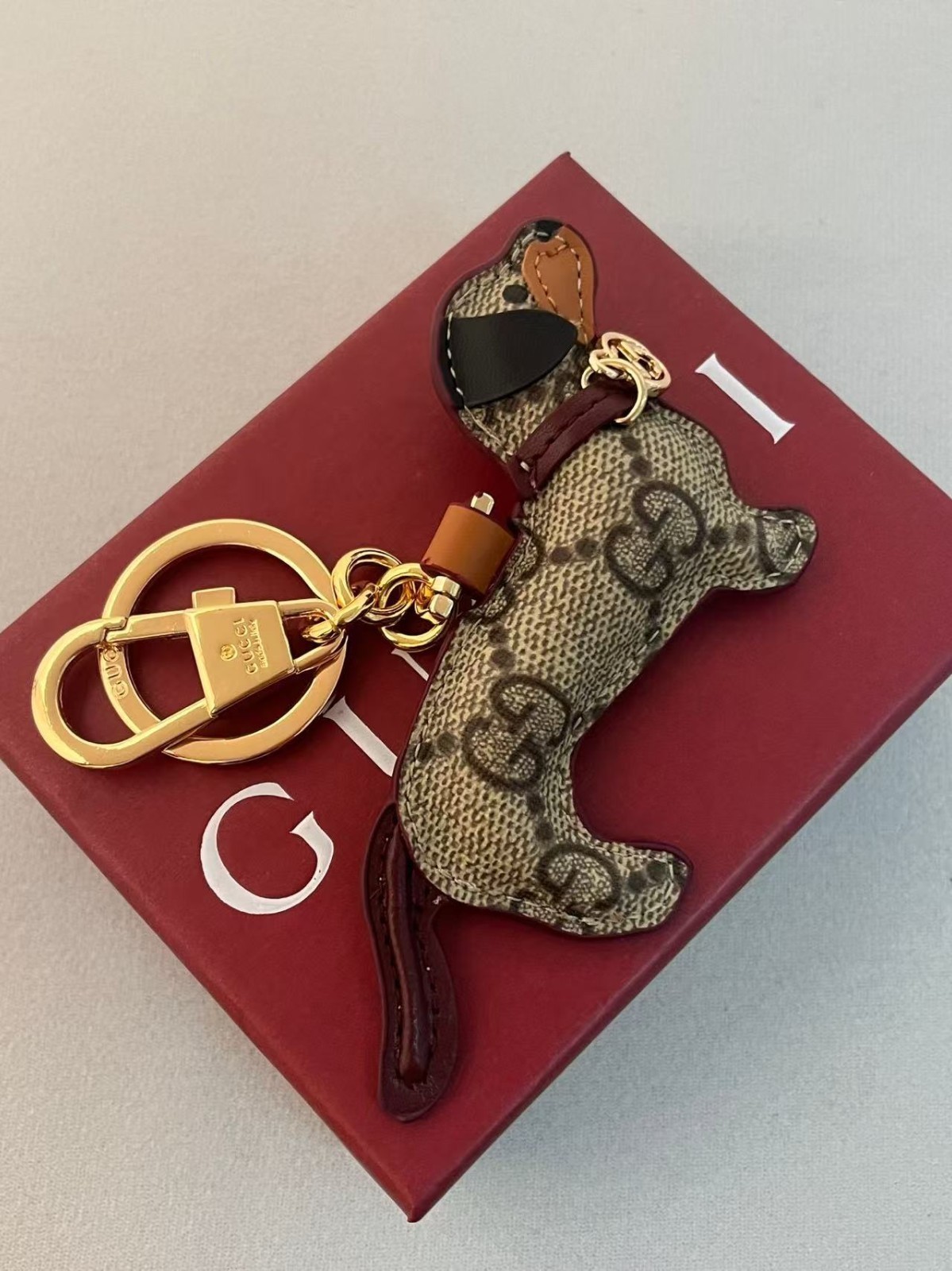 GUCCI Novelty Charm Handmade Dog Keychain Gift Key chain with New Box GUCCI Novelty Charm Handmade Dog Keychain Gift Key chain with New Box