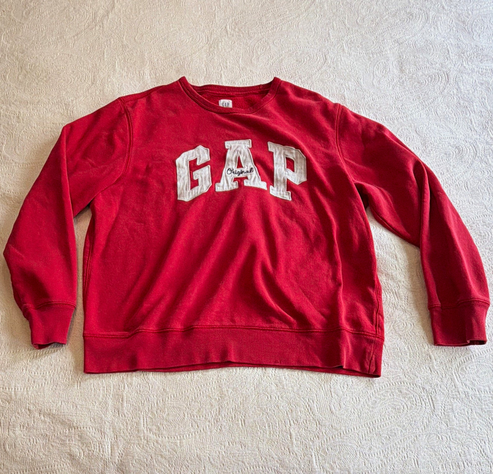 GAP Original Red Logo Graphic Crewneck Fleece Pullover Sweatshirt Womens L GAP Original Red Logo Graphic Crewneck Fleece Pullover Sweatshirt Womens L