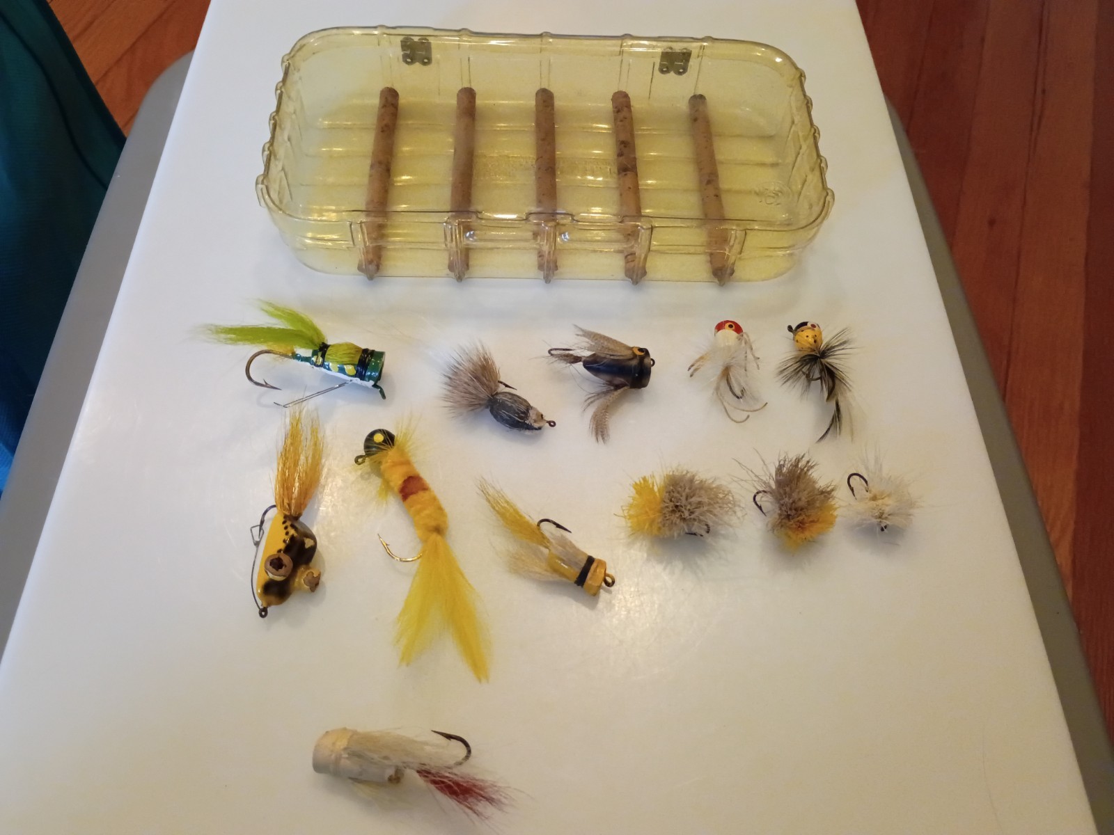 VINTAGE FISHING Box/ Case/ Bill DeWitt ( Non Flam ) Pyra with (12) Lure\'s,Flies/ VINTAGE FISHING Box/ Case/ Bill DeWitt ( Non Flam ) Pyra with (12) Lure\'s,Flies/