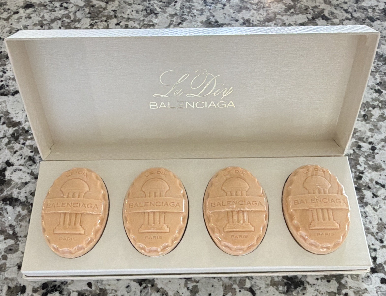 Balenciaga Le Dix Parfum Savon Pour Le Bain Boxed Set 4 Oval Soap Discs Balenciaga Le Dix Parfum Savon Pour Le Bain Boxed Set 4 Oval Soap Discs