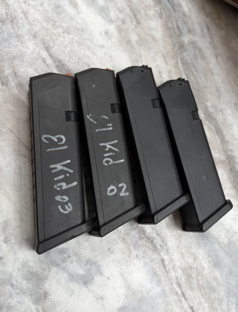 Glock And P80 Glock 17 G17 9mm Round MAGAZINE Anti-Friction Glock And P80 Glock 17 G17 9mm Round MAGAZINE Anti-Friction