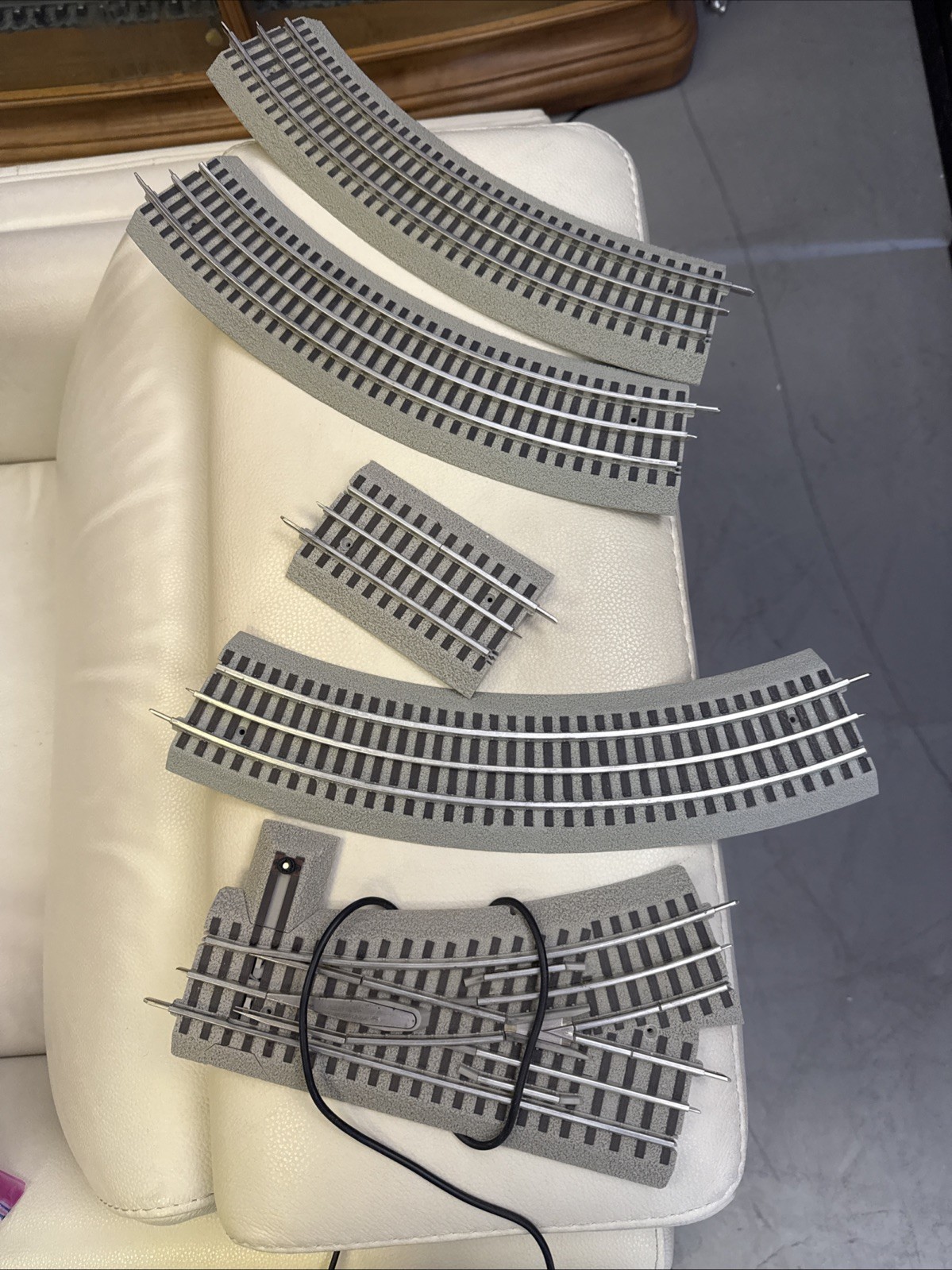 Grab Bag- Lionel O Scale 3-rail Tracking Accessories Assortment 9-022 Grab Bag- Lionel O Scale 3-rail Tracking Accessories Assortment 9-022