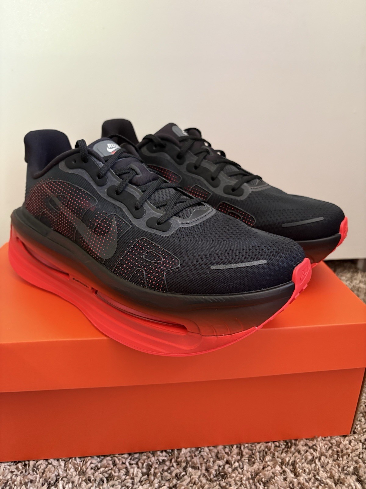 Size 10 - Nike Vomero Premium Black Bright Crimson Size 10 - Nike Vomero Premium Black Bright Crimson
