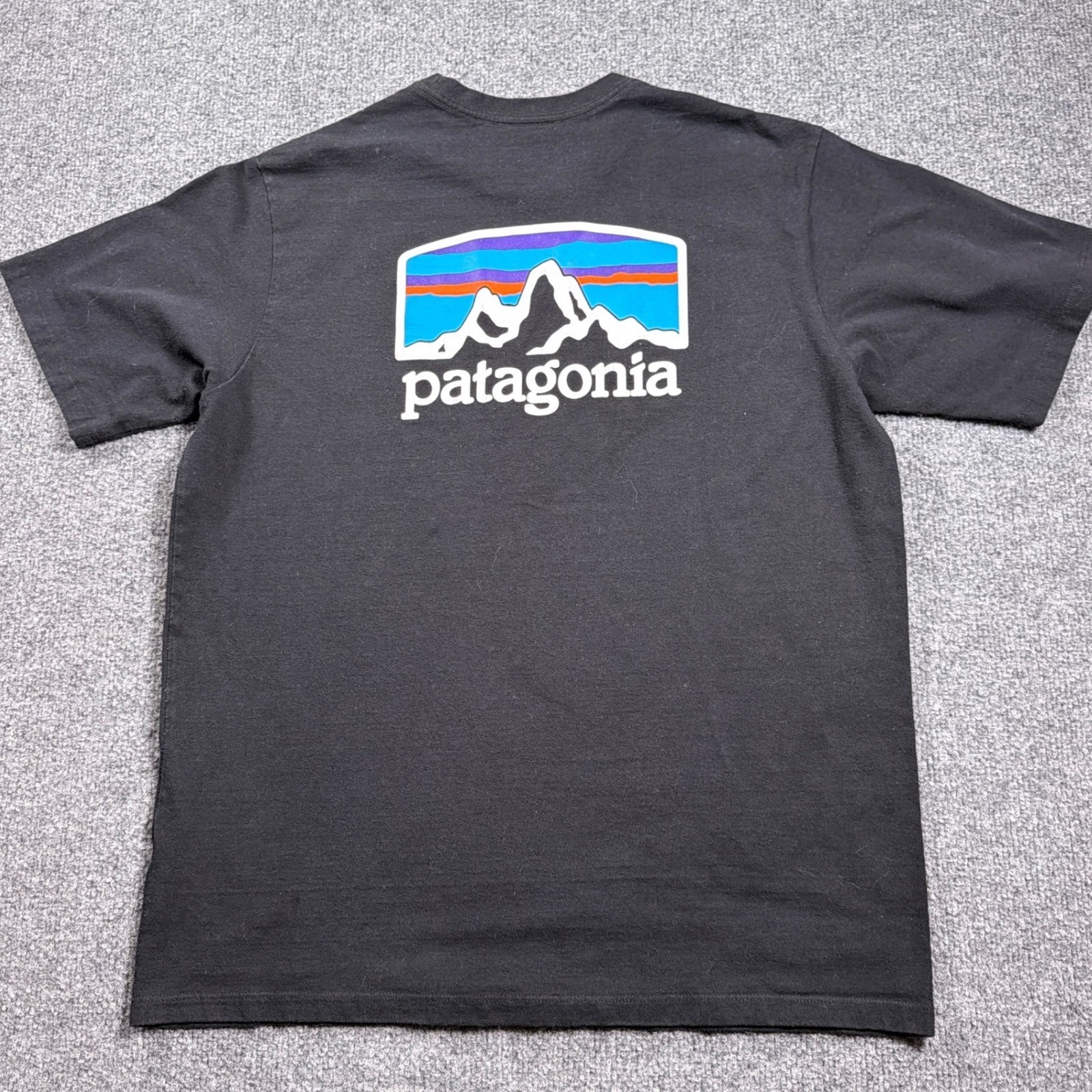 Patagonia Responsibili-Tee Shirt Mens Medium Black Fitz Roy Logo Graphic