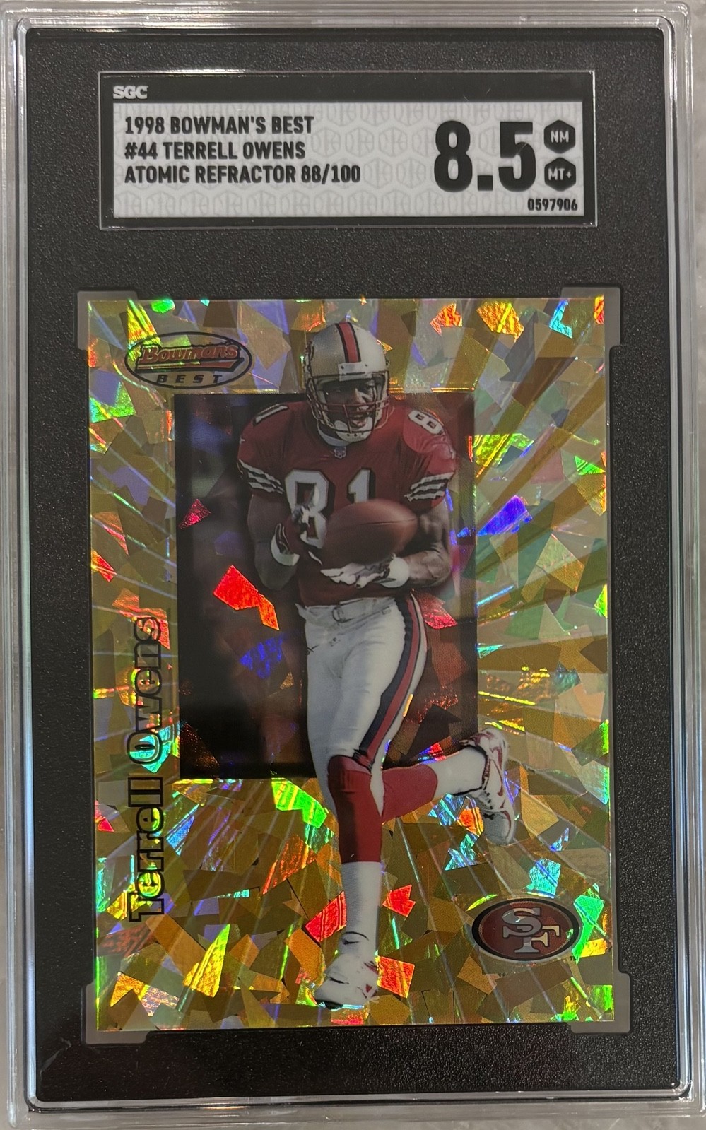 1998 Bowman's Best - Terrell Owens #44 Atomic Refractor /100 1998 Bowman's Best - Terrell Owens #44 Atomic Refractor /100