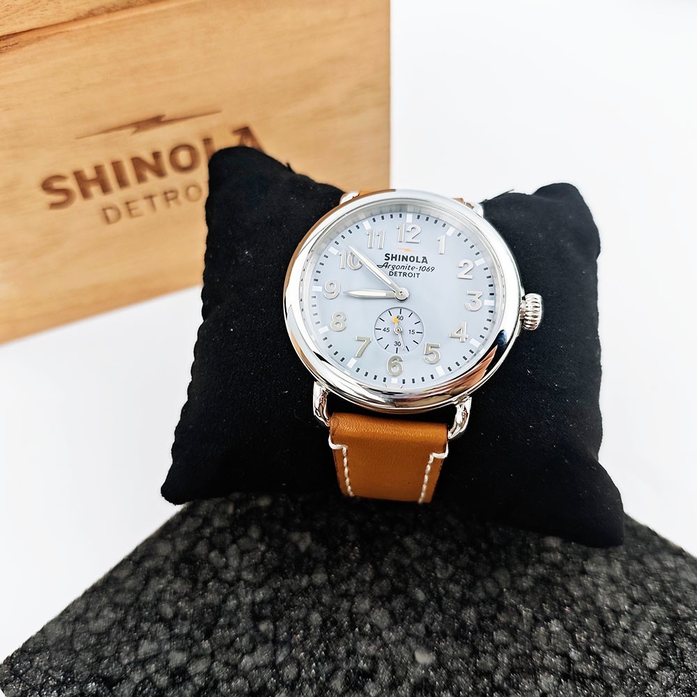 Shinola The Runwell 41mm Quartz Men\'s Slate Blue Dial Tan Leather Strap Watch