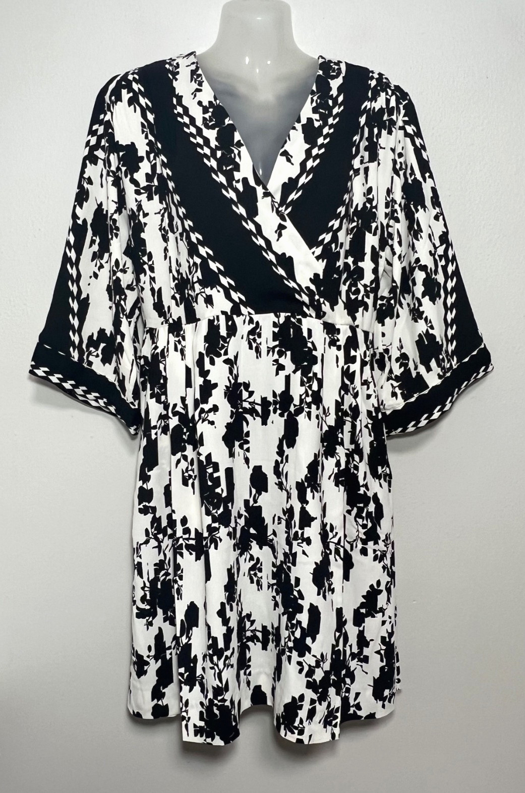 Cabi X-Factor Faux Wrap Dress Womens M Black Off White Floral Geometric NWOT