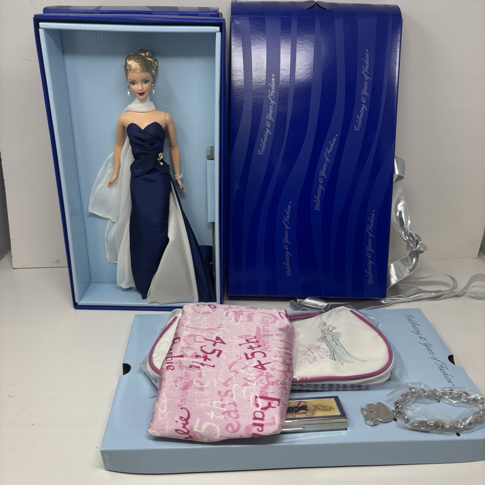 NRFB 2004 National Barbie Doll Collectors Convention Mattel C7021 & Accessories NRFB 2004 National Barbie Doll Collectors Convention Mattel C7021 & Accessories