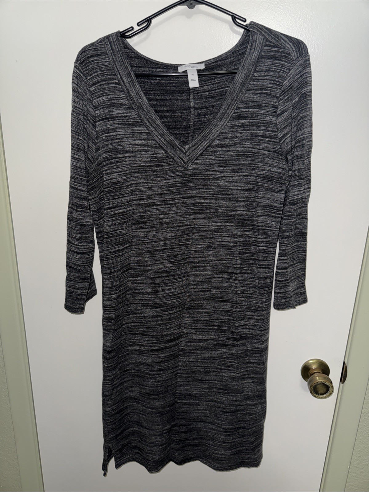Daily Ritual Women’s Gray Color 3/4 Sleeve Dress Size L Office Chic Daily Ritual Women’s Gray Color 3/4 Sleeve Dress Size L Office Chic