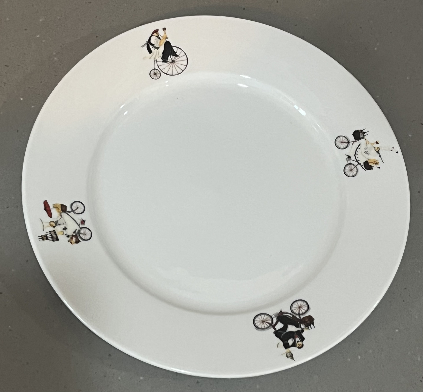 Oneida Chefs To Go 2004 Jennifer Garant Dinner Salad Plate CHOICE Bicycle Wine