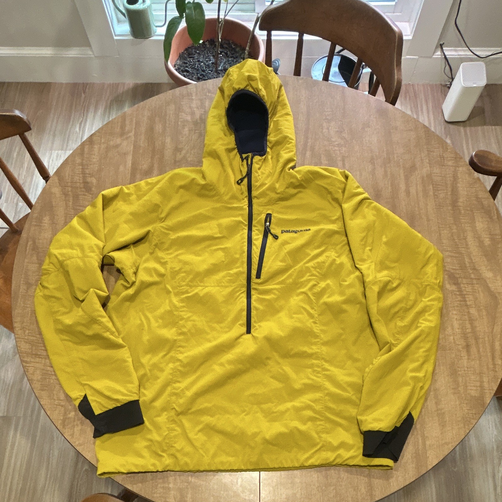 Patagonia Men\'s Hooded Down Half Zip Pullover Jacket Yellow Size L Patagonia Men\'s Hooded Down Half Zip Pullover Jacket Yellow Size L