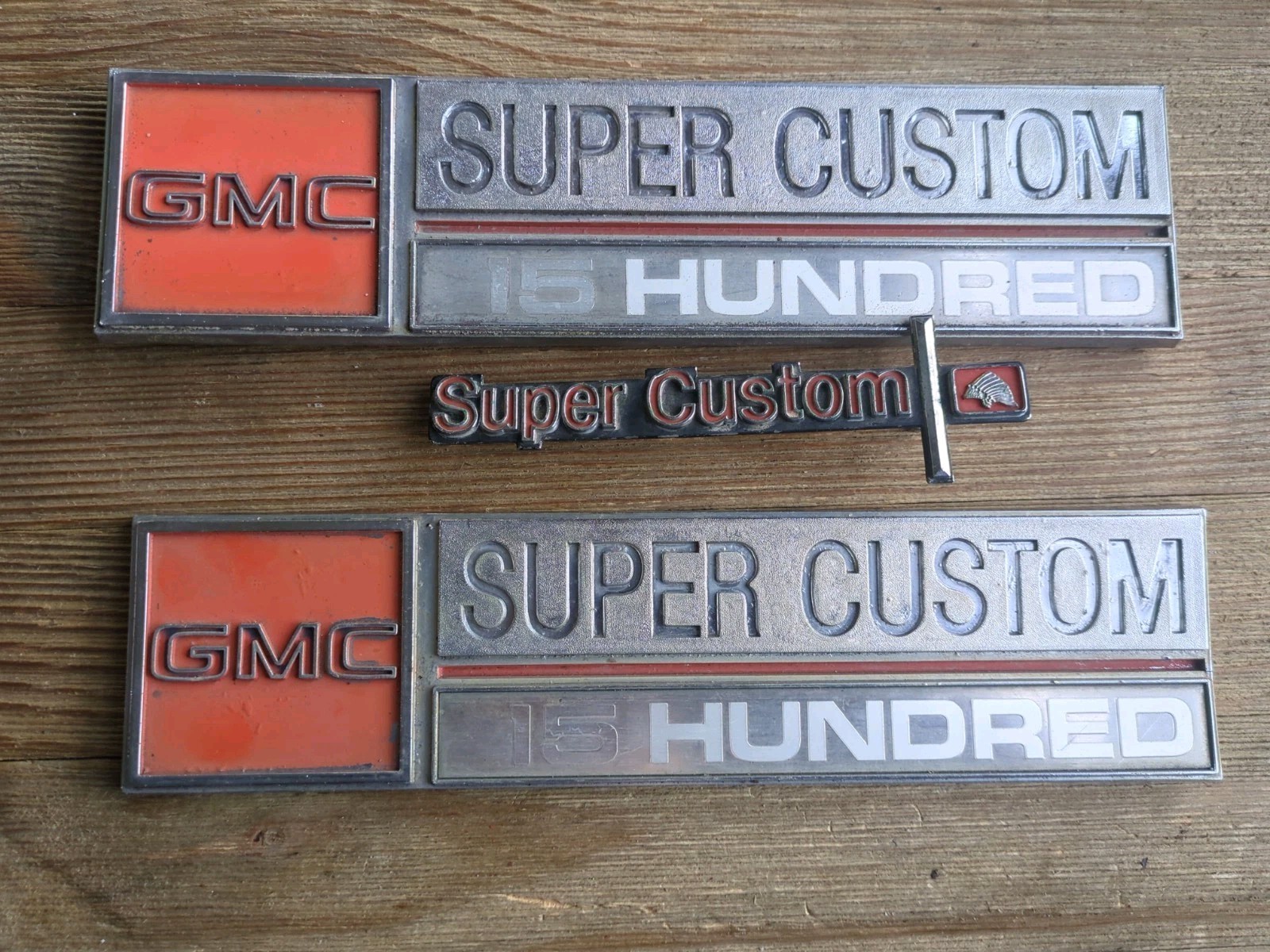 1969-1972 GMC Super Custom 1500 Dashboard + Fender Emblem Set *BROKEN PINS* OEM