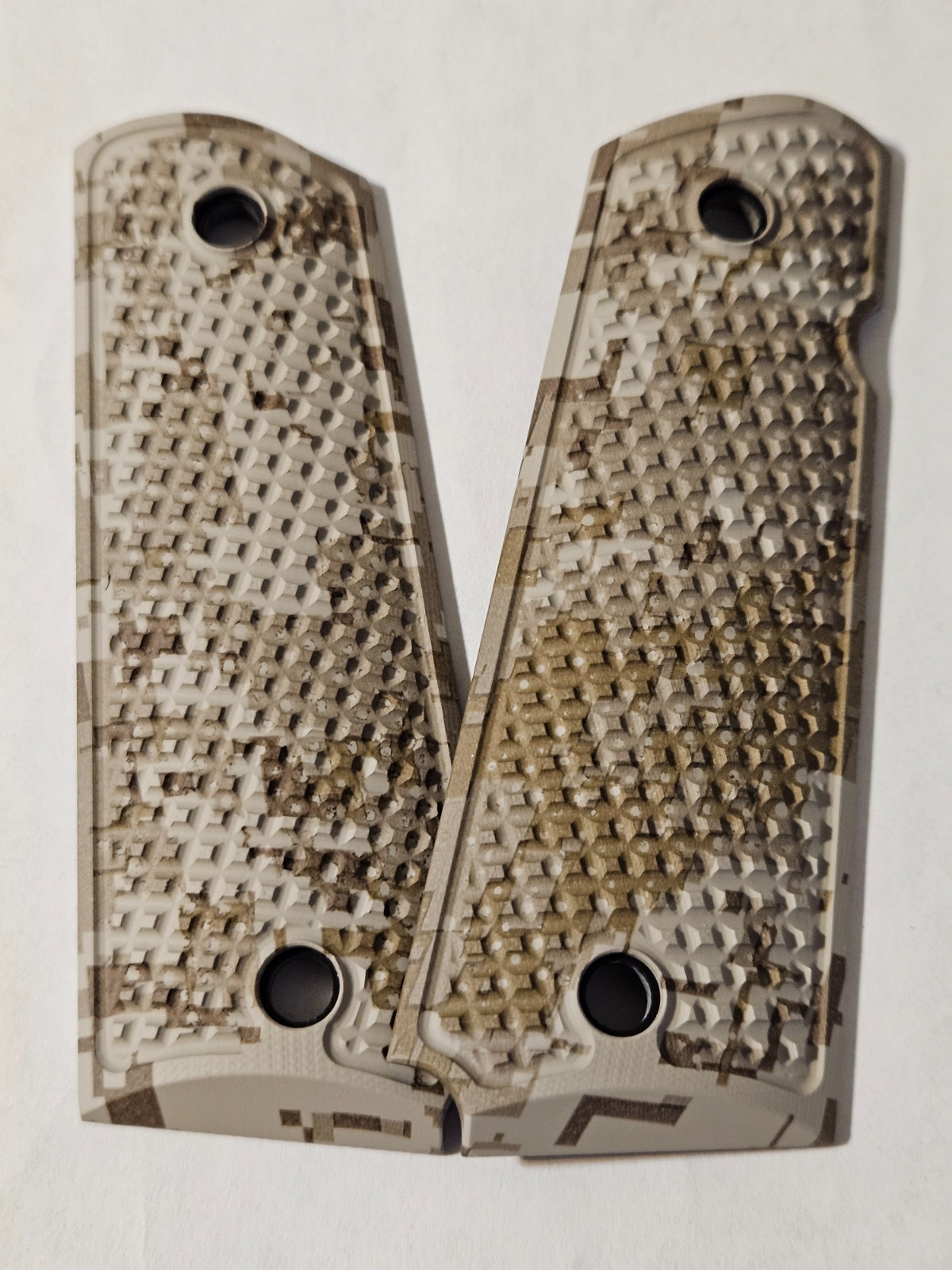 1911 Full Size AlumaGrips Frag style with Desert Digital finish 1911 Full Size AlumaGrips Frag style with Desert Digital finish