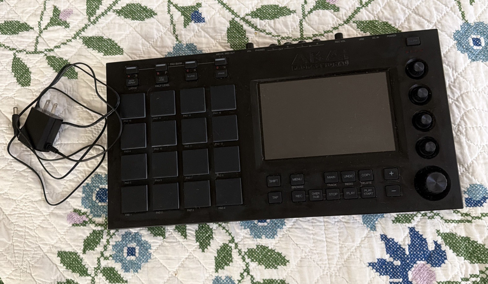 Akai MPC Touch Music Production Controller 6” Touchscreen Pads Tested Working Akai MPC Touch Music Production Controller 6” Touchscreen Pads Tested Working
