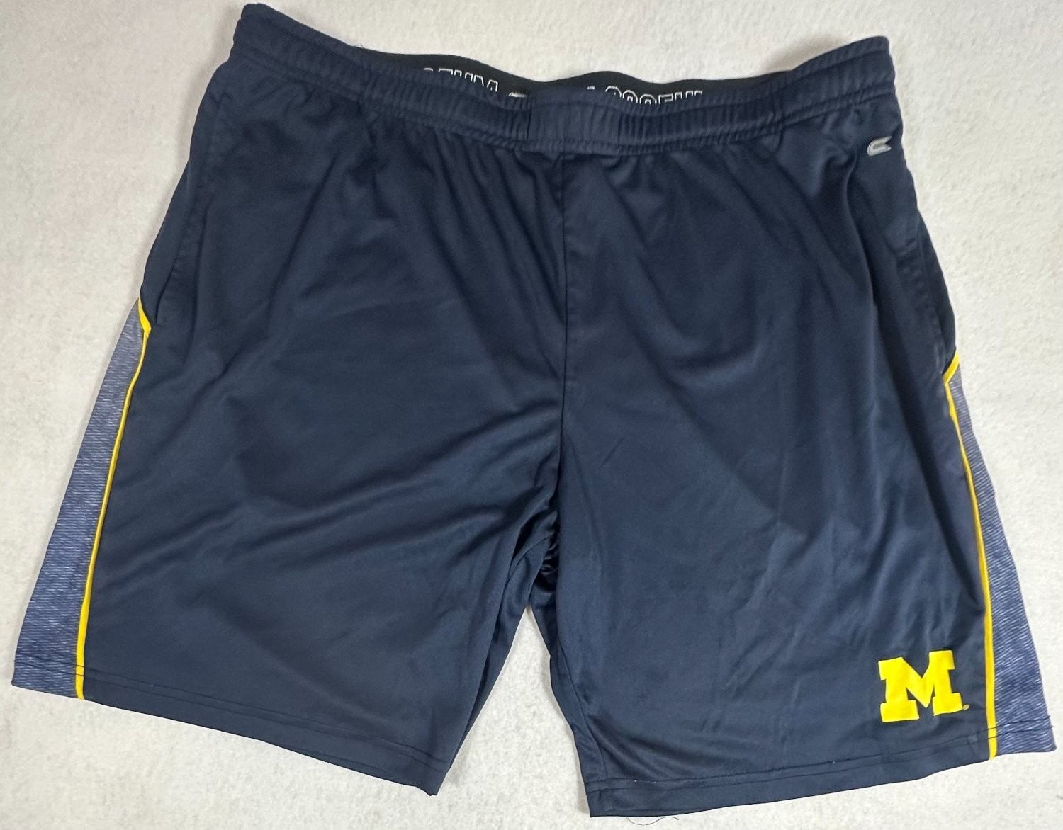 Colosseum Michigan Wolverines  Basketball Shorts Men\'s XXL Blue Drawstring