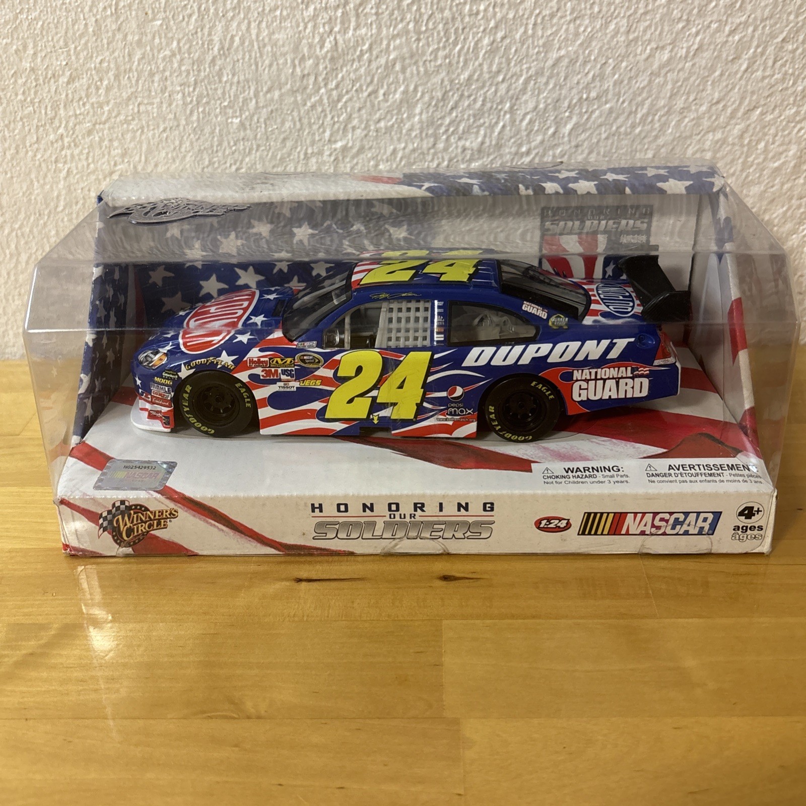 Jeff Gordon #24 Honoring Our Soldiers 2010 COT 1:24 NASCAR Diecast Jeff Gordon #24 Honoring Our Soldiers 2010 COT 1:24 NASCAR Diecast