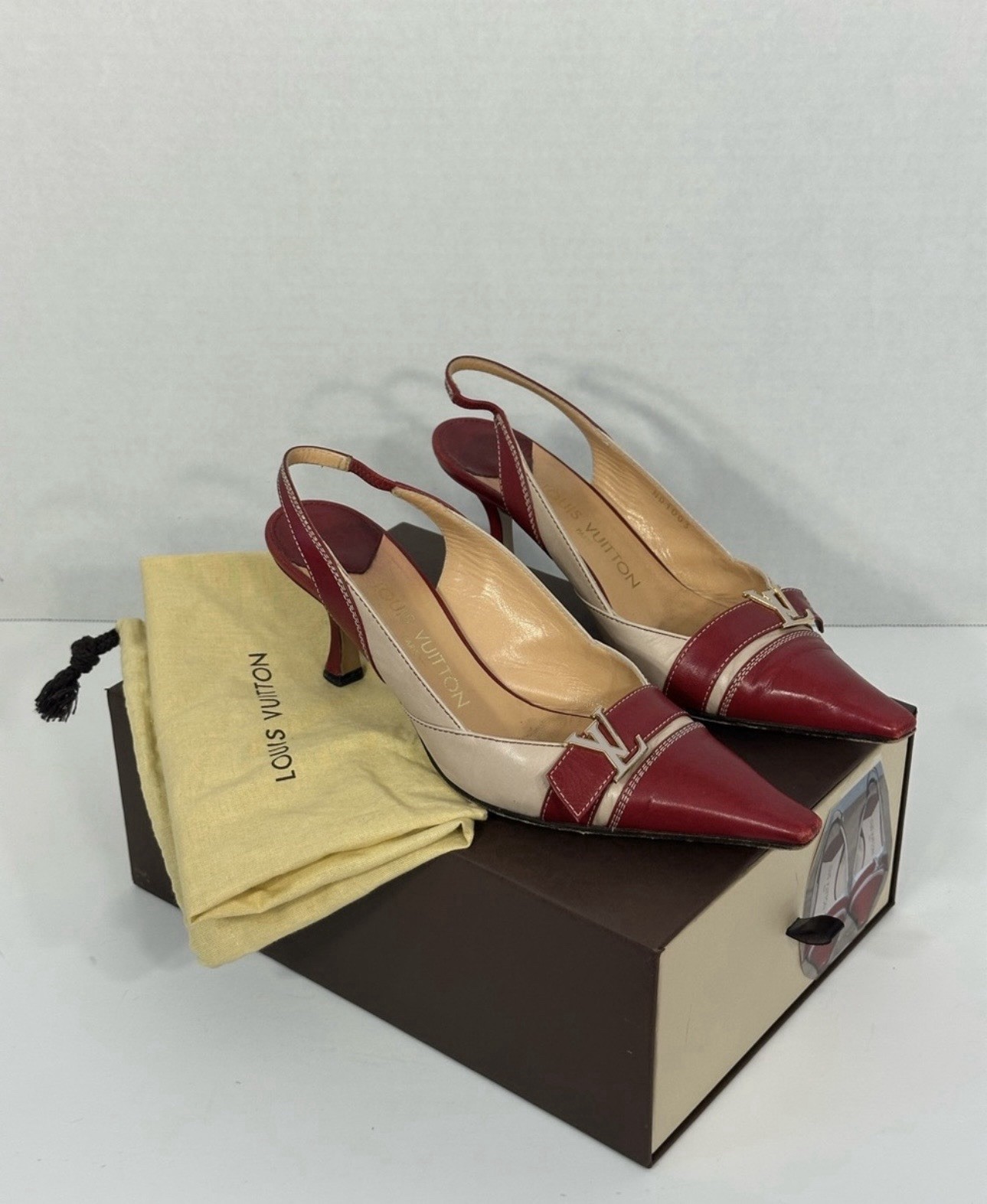 Authentic vintage Louis Vuitton Red and Cream Leather Sling Back Kitten Heel Authentic vintage Louis Vuitton Red and Cream Leather Sling Back Kitten Heel