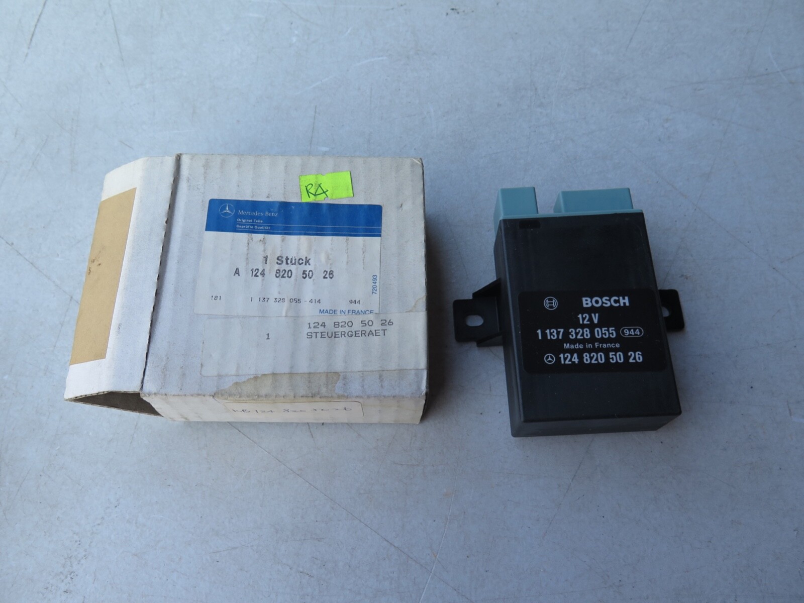 NOS 1992 Mercedes-Benz 300CE - Right Seat Belt Feeder Module - 1248205026 (5D11) NOS 1992 Mercedes-Benz 300CE - Right Seat Belt Feeder Module - 1248205026 (5D11)