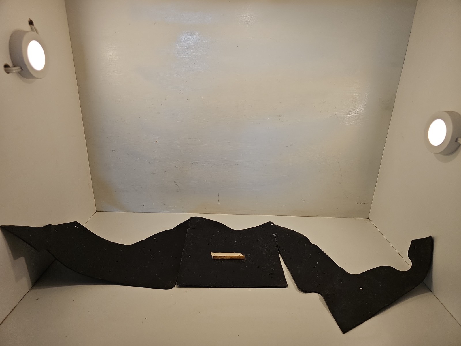 NOS 1973 1974 75 1976 FORD GRAN TORINO SPORT RANCHERO FRONT FENDER SPLASH SHIELD NOS 1973 1974 75 1976 FORD GRAN TORINO SPORT RANCHERO FRONT FENDER SPLASH SHIELD