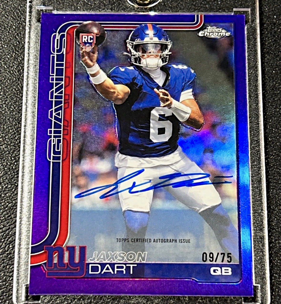 🔥 Chase Pack — Jaxson Dart Purple Rookie Auto /75 1 IN 150 ODDS 🎯 🔥 Chase Pack — Jaxson Dart Purple Rookie Auto /75 1 IN 150 ODDS 🎯