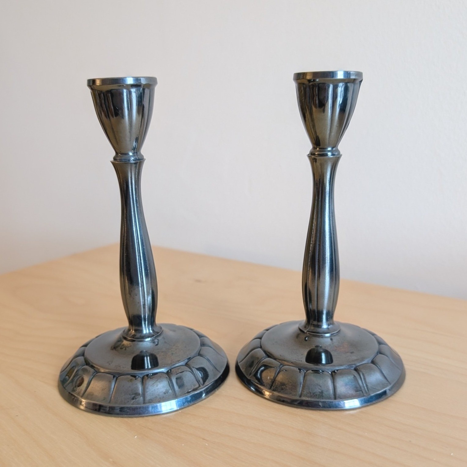 Vintage Wm A Rogers Oneida Silver Plate Candlesticks Pair Fluted Taper Holders Vintage Wm A Rogers Oneida Silver Plate Candlesticks Pair Fluted Taper Holders