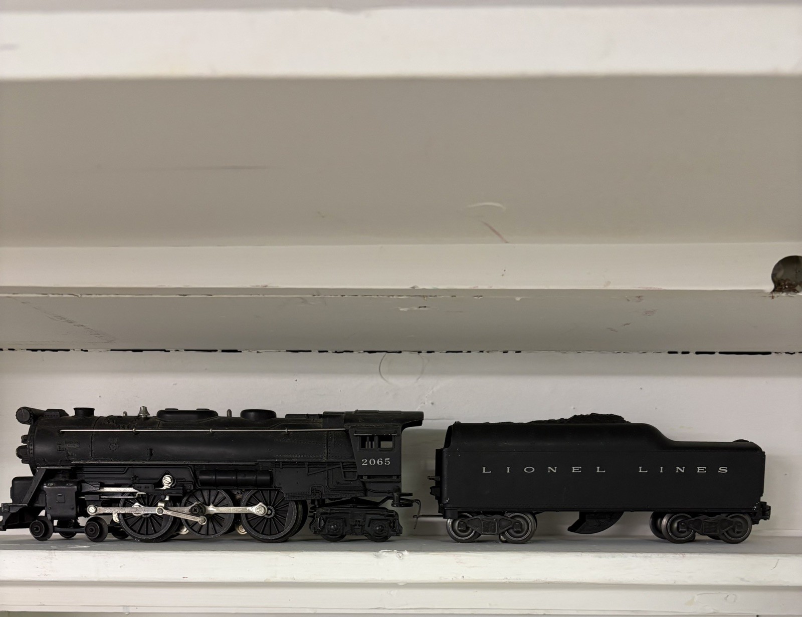 Lionel 2065 Vintage O 4-6-4 Small Hudson Steam Locomotive & 2046W Tender Lionel 2065 Vintage O 4-6-4 Small Hudson Steam Locomotive & 2046W Tender
