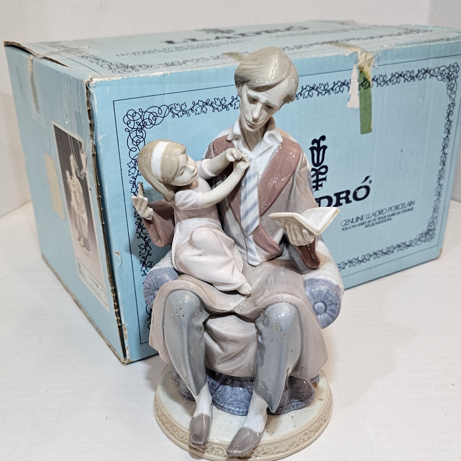 Lladro DADDY'S GIRL Figurine 5584 Porcelain Vintage IN BOX Reading Book **SEE Lladro DADDY'S GIRL Figurine 5584 Porcelain Vintage IN BOX Reading Book **SEE