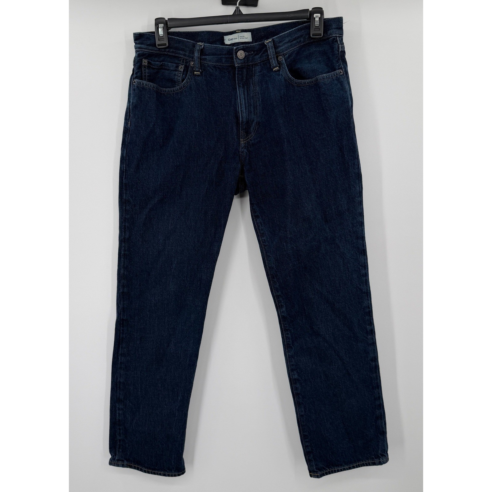 Gap 1969 Straight Leg Jeans Mens 33x30 Dark Wash Indigo Blue 100% Cotton Denim Gap 1969 Straight Leg Jeans Mens 33x30 Dark Wash Indigo Blue 100% Cotton Denim