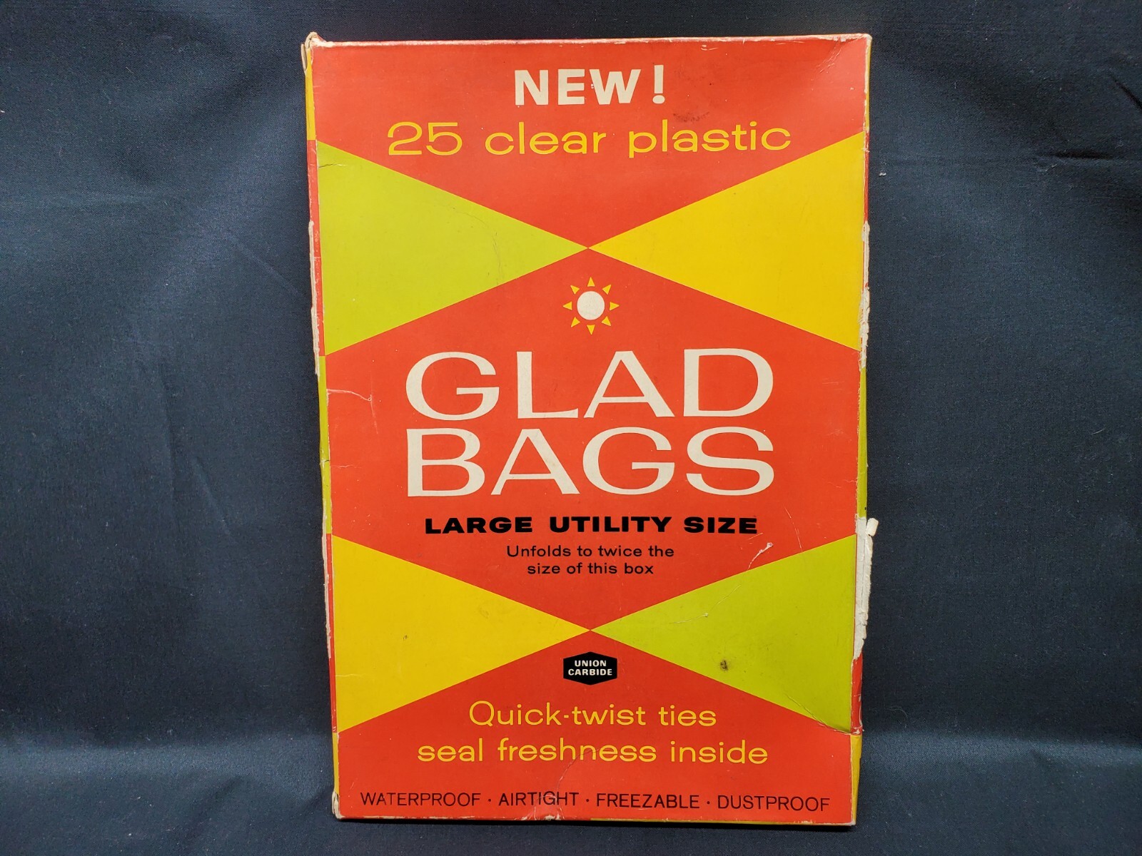 Vintage Unopened NOS GLAD BAGS, Large Utility Size, 25 Clear Plastic 10-1/2 Vintage Unopened NOS GLAD BAGS, Large Utility Size, 25 Clear Plastic 10-1/2