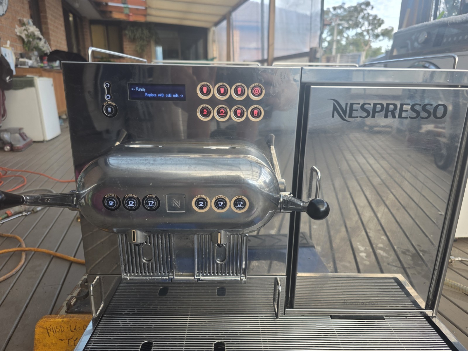Nespresso Aguila 220 Coffee Machine best In the business. Nespresso Aguila 220 Coffee Machine best In the business.