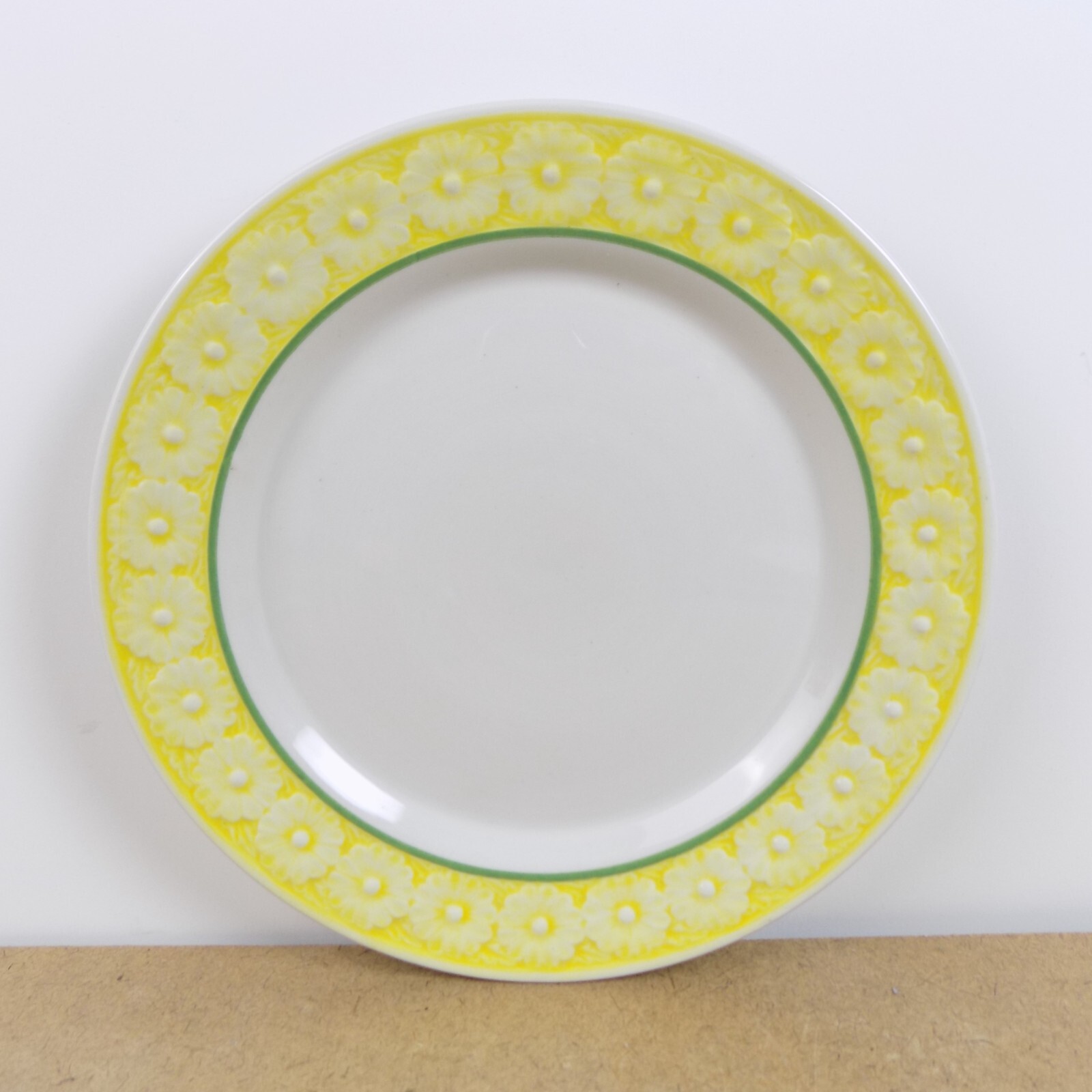 4 Mottahedeh Ceramic Salad Plates Hand Painted Portugal Sculpted Yellow Flower 4 Mottahedeh Ceramic Salad Plates Hand Painted Portugal Sculpted Yellow Flower