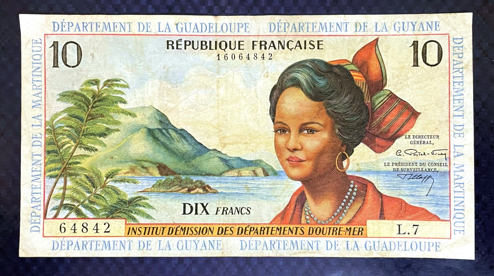 1964 FRENCH ANTILLES - 10 FRANCS - P8 - VF+ - MB7