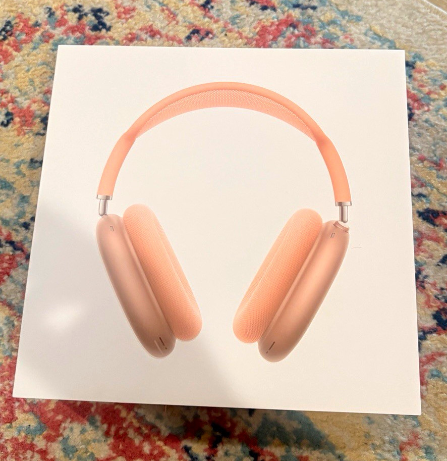 Apple AirPods Max Gen 2 Orange Over-Ear Headphones USB-C GREAT CONDITION Apple AirPods Max Gen 2 Orange Over-Ear Headphones USB-C GREAT CONDITION