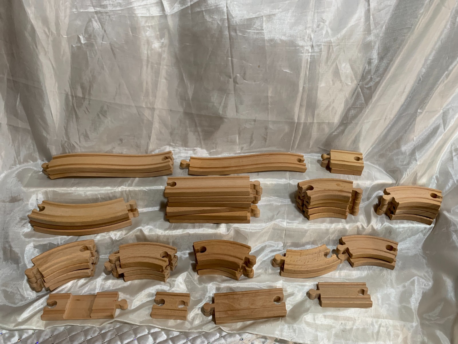 Huge Thomas The Train Learning Curve & Straight Vintage Wooden Train Tracks LOT Huge Thomas The Train Learning Curve & Straight Vintage Wooden Train Tracks LOT