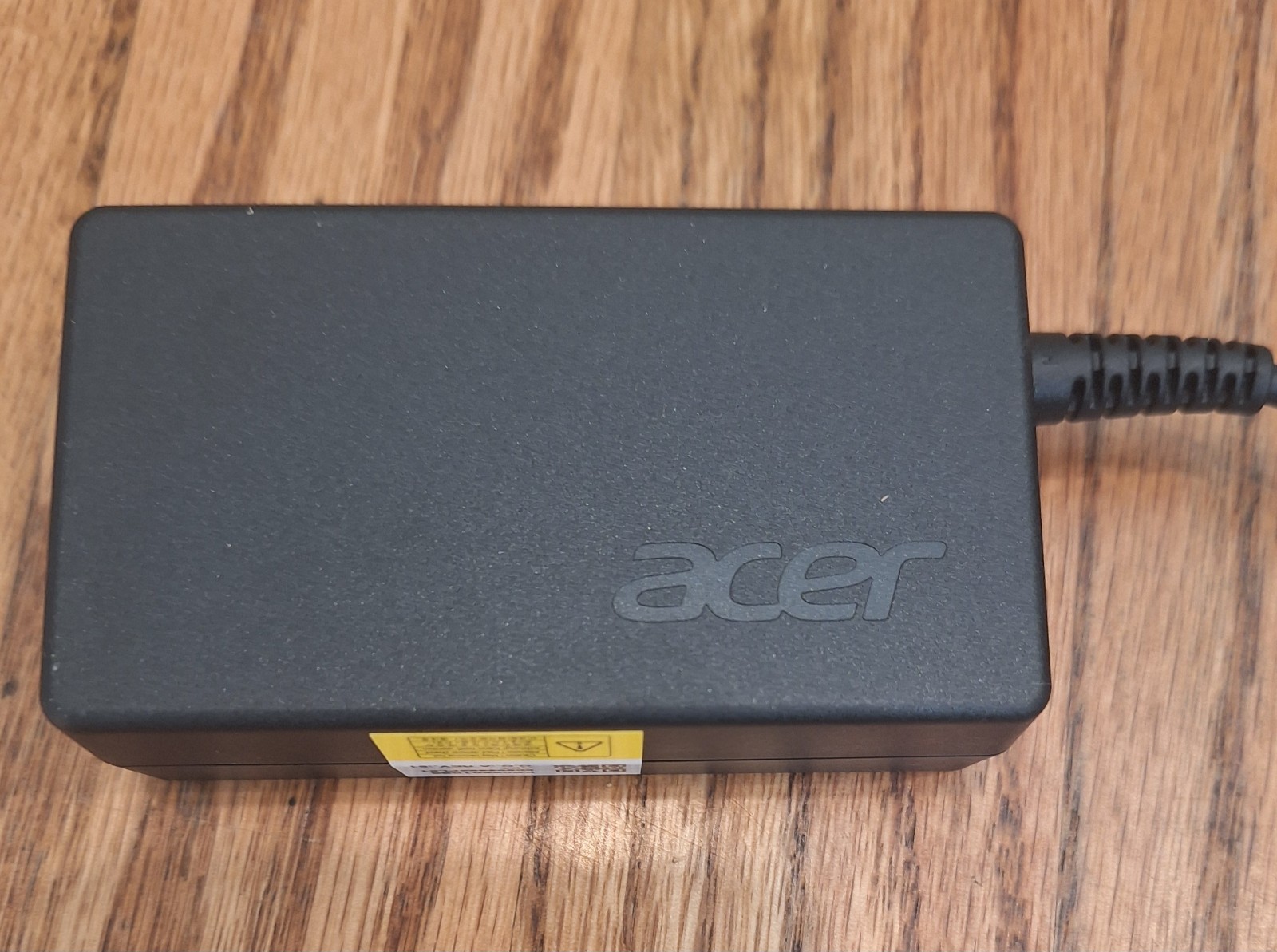 ACER AC ADAPTER 65W 19V 3.25A ADP-65KE-DGRADE A ACER AC ADAPTER 65W 19V 3.25A ADP-65KE-DGRADE A