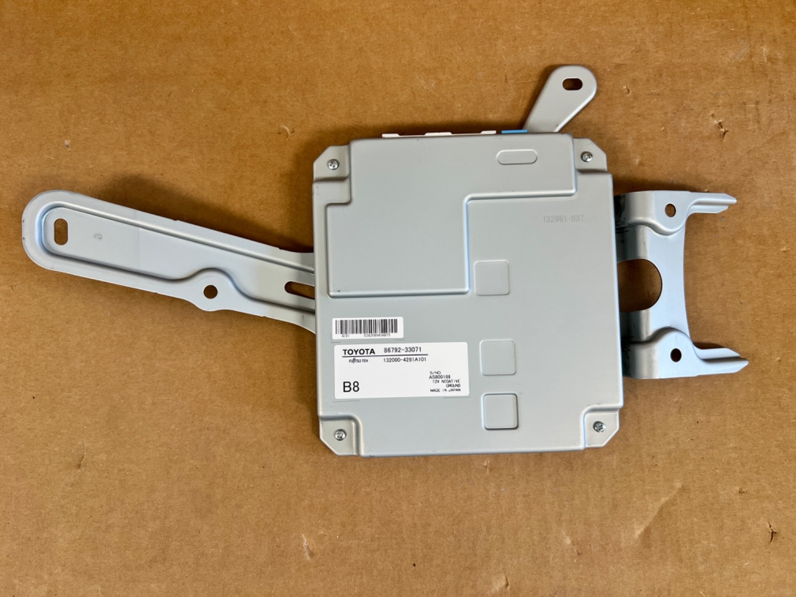 OEM 2018-2021 TOYOTA CAMRY PARKING ASSIST CONTROL MODULE COMPUTER 86792-33071 OEM 2018-2021 TOYOTA CAMRY PARKING ASSIST CONTROL MODULE COMPUTER 86792-33071