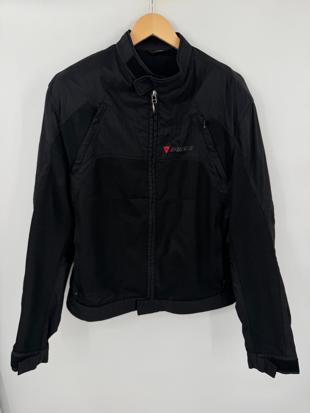 Dainese Mens Motorcycle Jacket Black Mesh Armored Riding Touring Size XL 56 Dainese Mens Motorcycle Jacket Black Mesh Armored Riding Touring Size XL 56