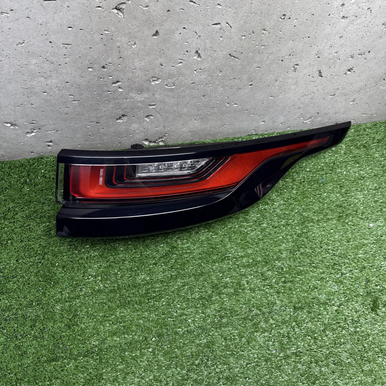 2018 - 2023 Land Rover Velar LED Tail Light Passenger Right RH OEM Taillight