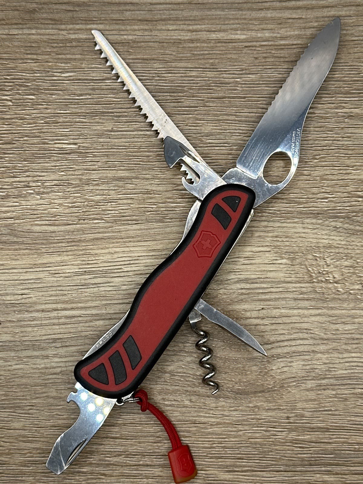 Victorinox OHF Forester M Grip Red Black 130mm Swiss Army Knife Used Victorinox OHF Forester M Grip Red Black 130mm Swiss Army Knife Used