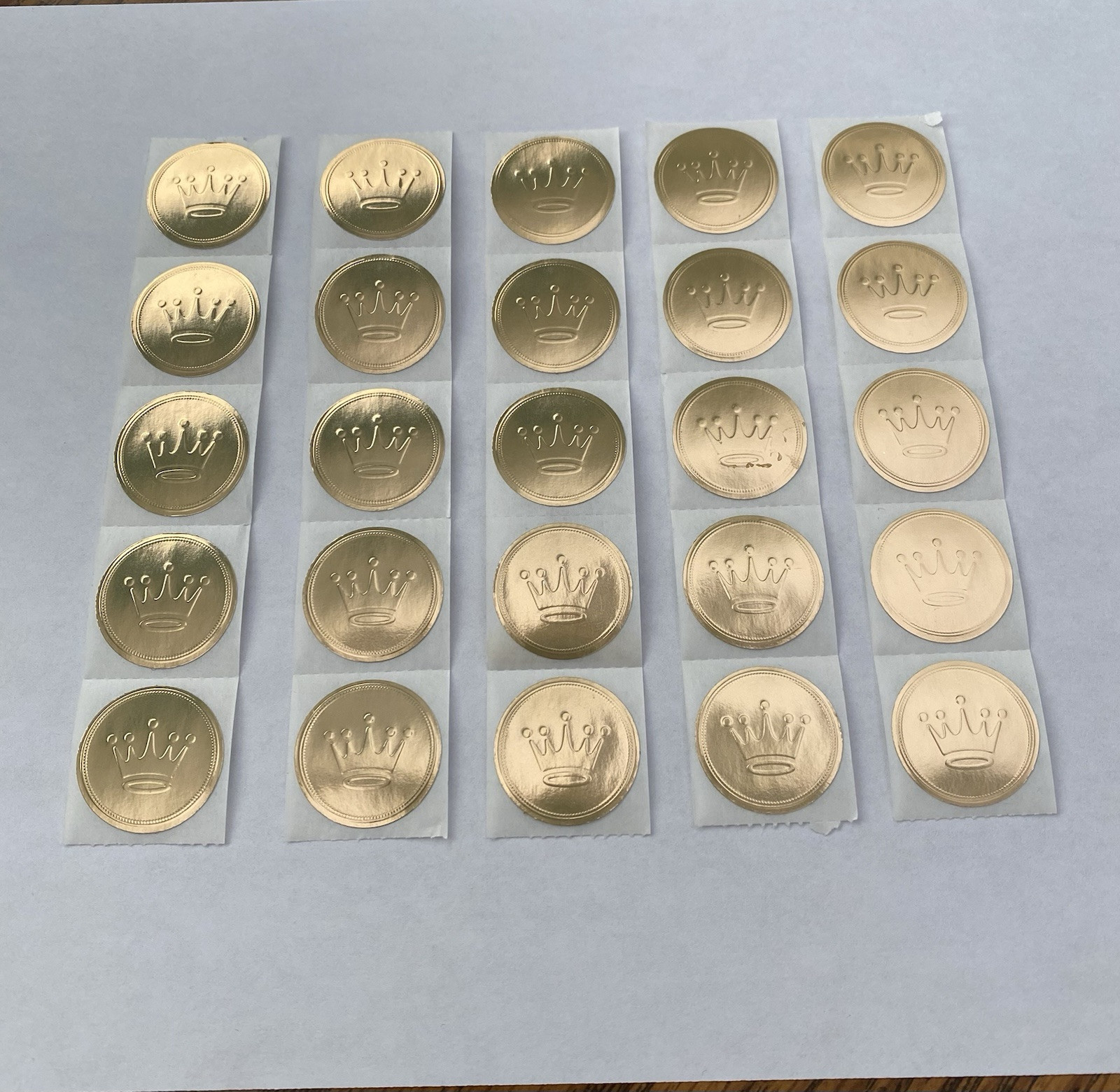 25 Hallmark Stationery Embossed Gold Foil Seals 1
